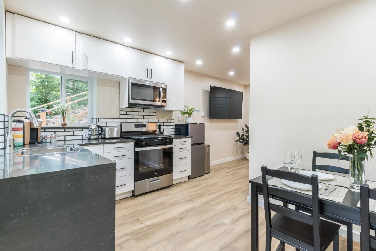 Beautiful Place With A Great Location, Free Parking, Wifi & Large Tv. Federal Way Exterior photo