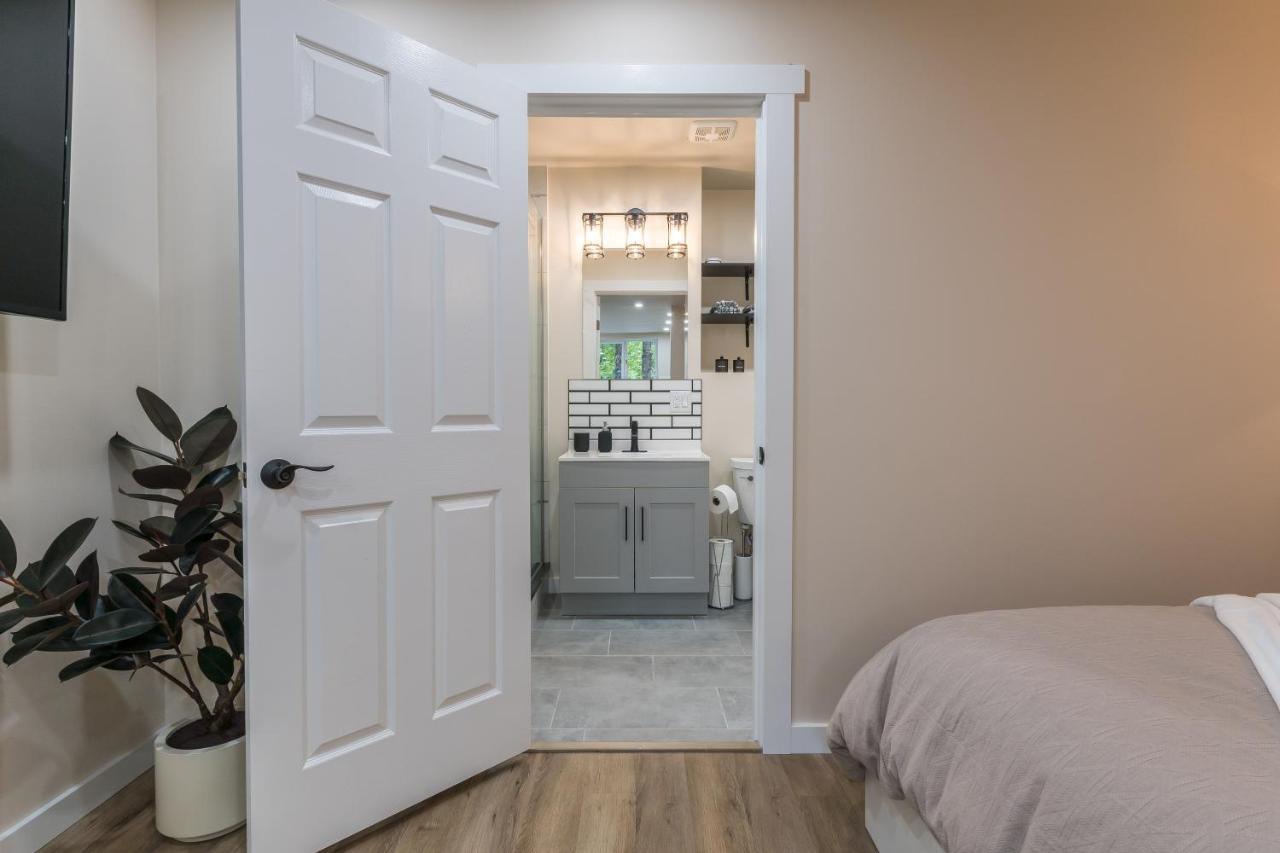Beautiful Place With A Great Location, Free Parking, Wifi & Large Tv. Federal Way Exterior photo